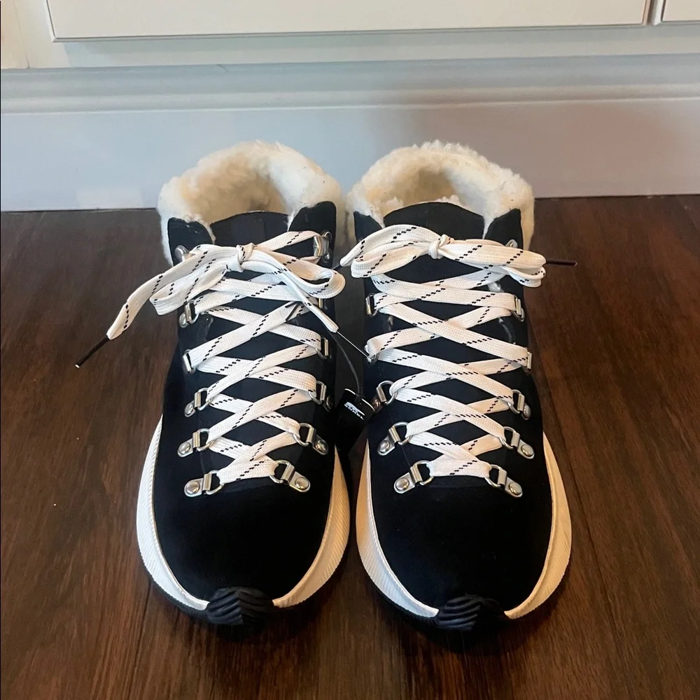 NWT SOREL Out N About Conquest Boots